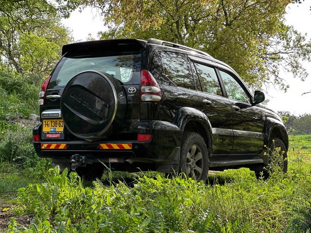 טויוטה לנד קרוזר