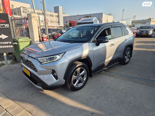 טויוטה RAV4