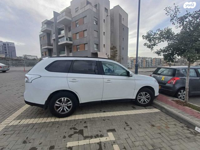 מיצובישי אאוטלנדר