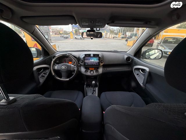 טויוטה RAV4