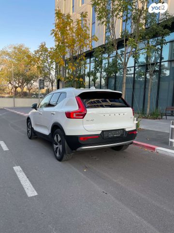 וולוו XC40