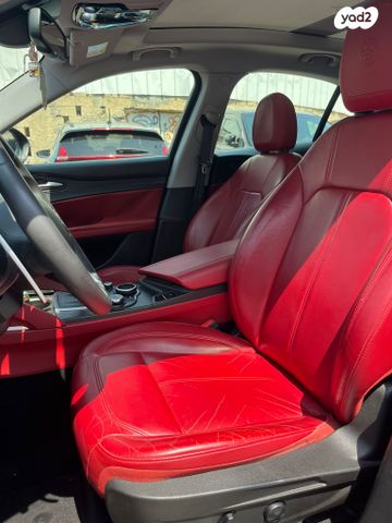 מודעת רכב אלפא רומיאו סטלביו 2