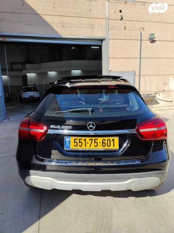 מרצדס-בנץ GLA