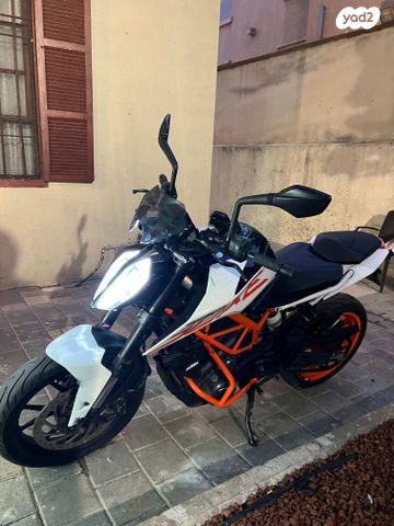 KTM Naked Duke 390