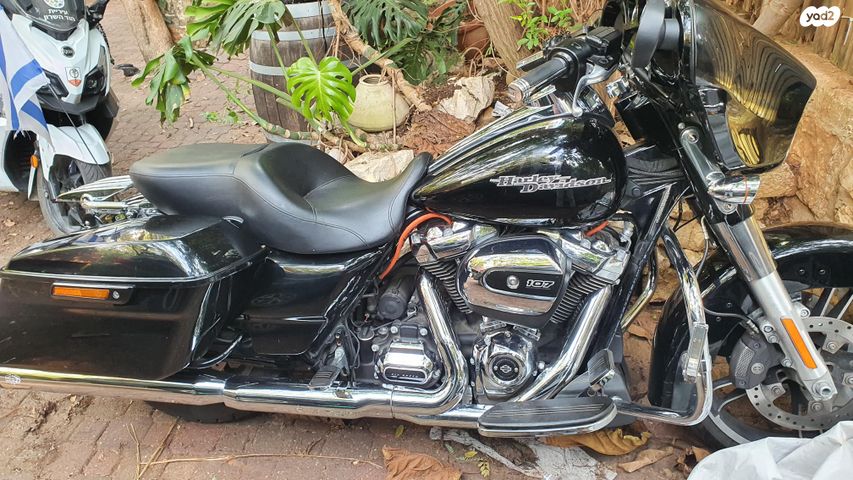 הרלי דיווידסון סטריט גלייד ספיישל 1690