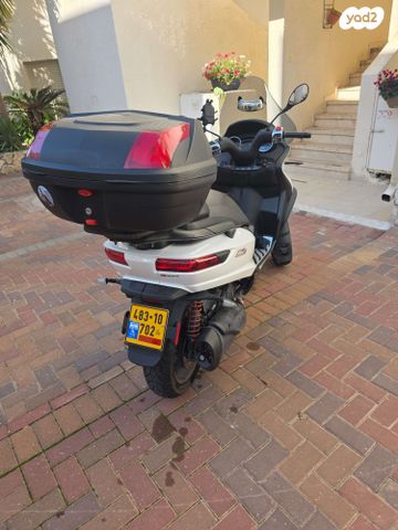 מודעת רכב פיאג'ו MP3 400