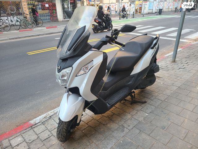 מודעת רכב סאן יאנג ג'וי-מקס Z-250