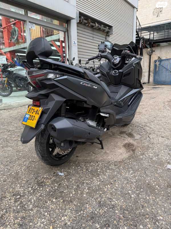 סאן יאנג קרוזים 300