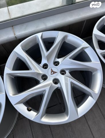 feedItemObj.data.row_1