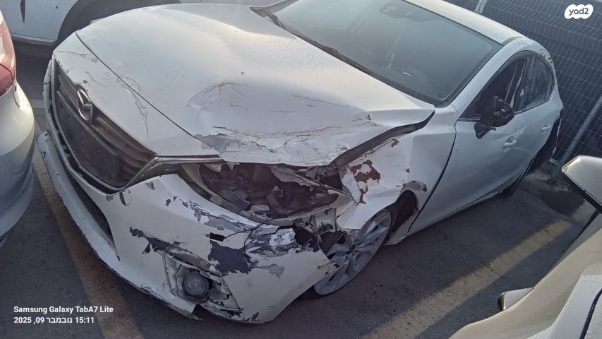 מודעת רכב מאזדה 3