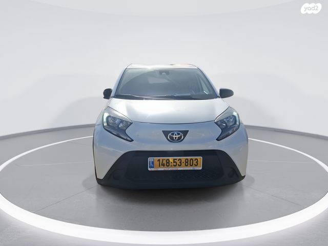 טויוטה אייגו X