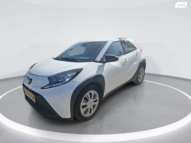 טויוטה אייגו X