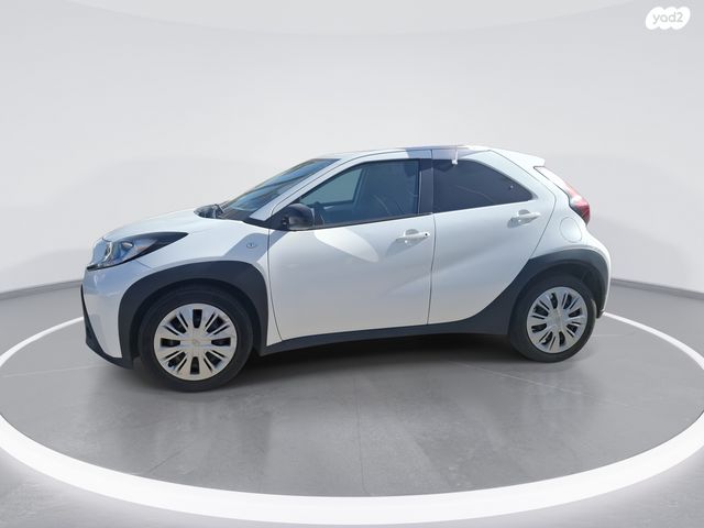 טויוטה אייגו X