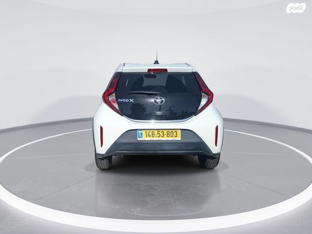 טויוטה אייגו X