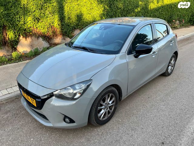 מודעת רכב מאזדה 2