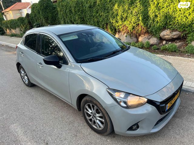 מודעת רכב מאזדה 2