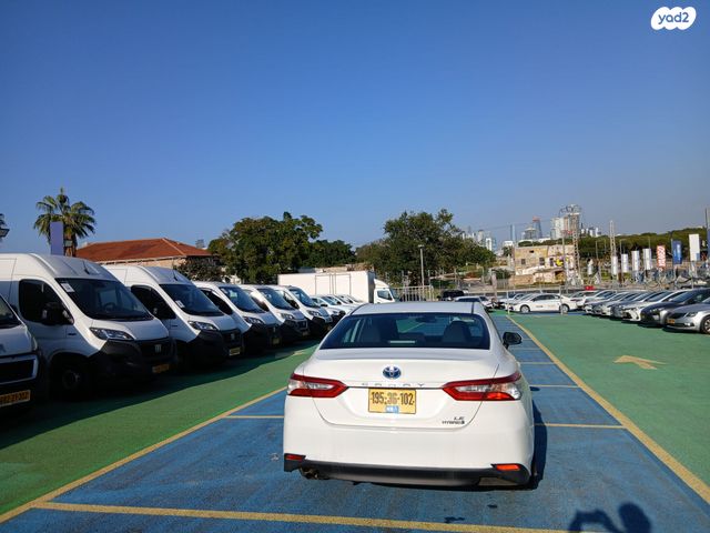 טויוטה קאמרי