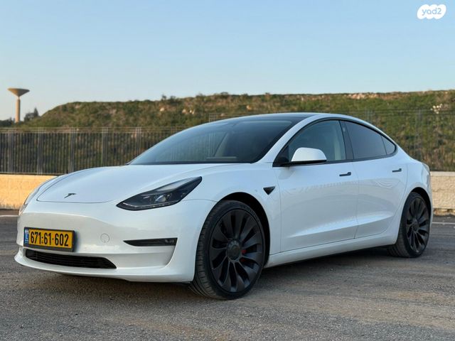 מודעת רכב טסלה מודל 3