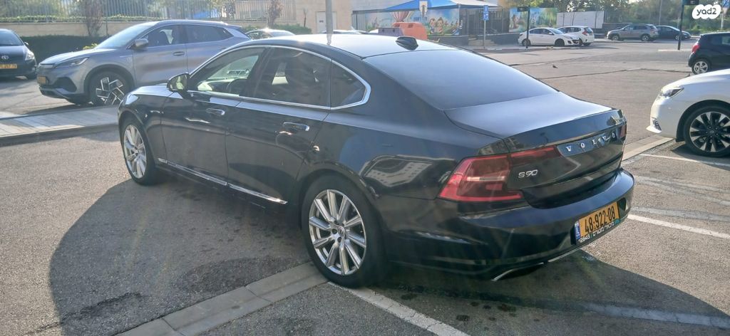 וולוו S90