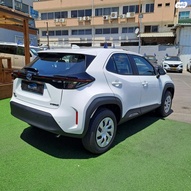 טויוטה יאריס קרוס