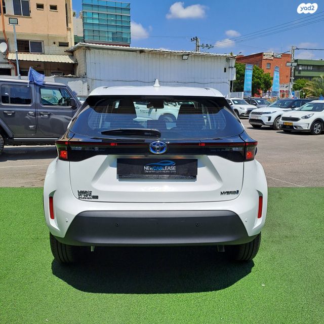 טויוטה יאריס קרוס