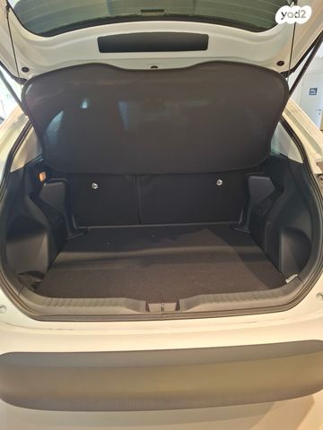 טויוטה יאריס קרוס