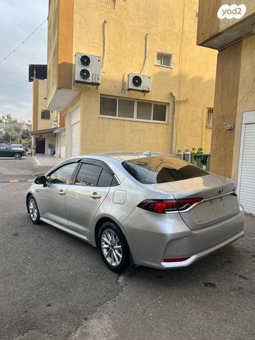 טויוטה קורולה