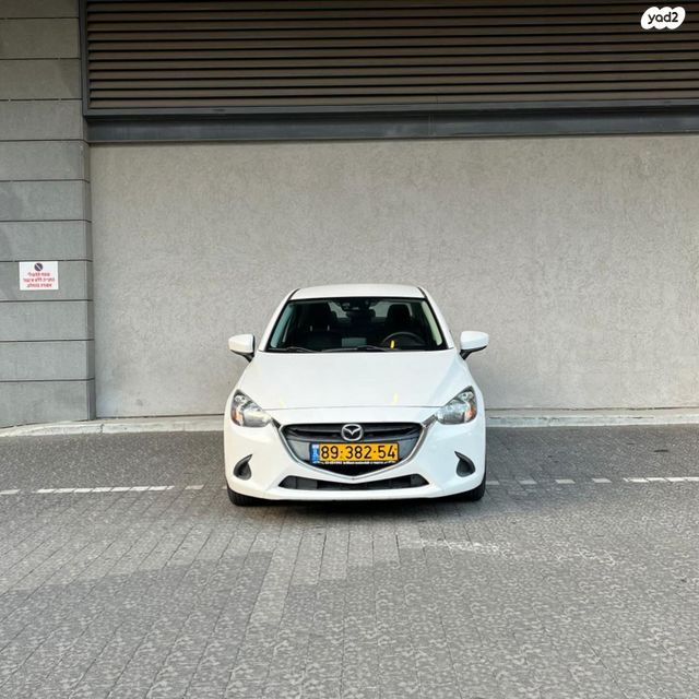 מודעת רכב מאזדה 2