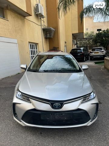 טויוטה קורולה