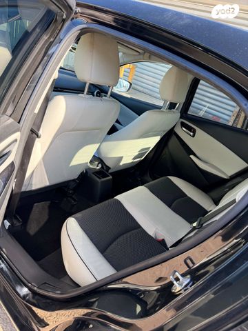 מודעת רכב מאזדה 2