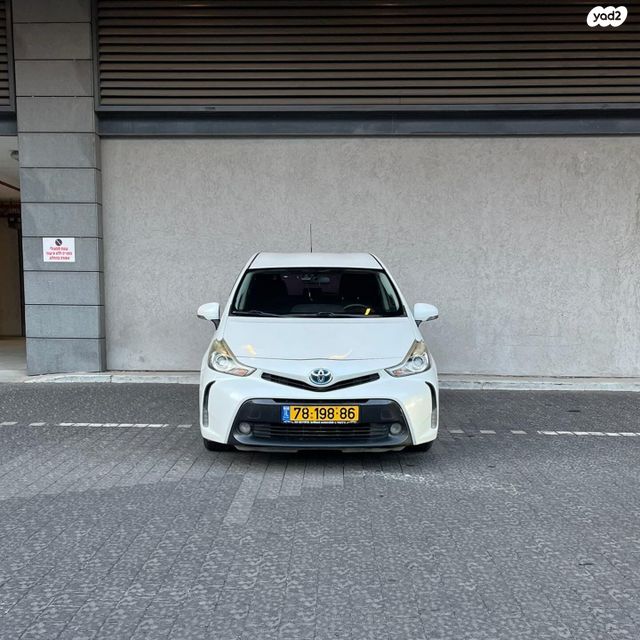 מודעת רכב טויוטה פריוס פלוס