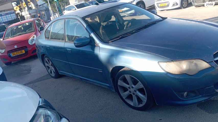 סובארו B4/לגאסי