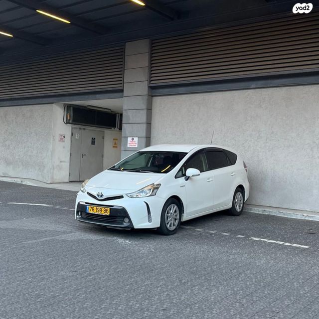 טויוטה פריוס פלוס