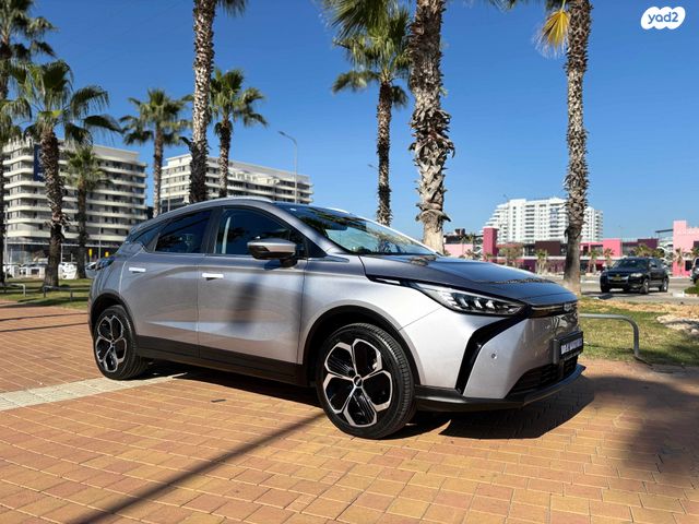 מודעת רכב ג׳ילי Geometry C