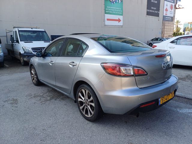 מאזדה 3