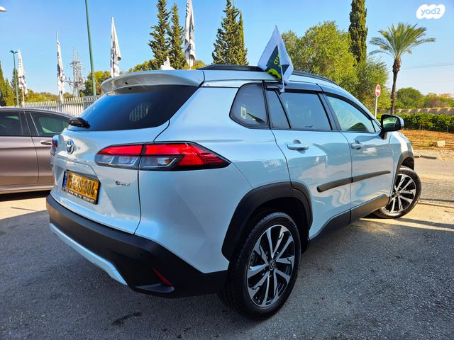 טויוטה קורולה קרוס