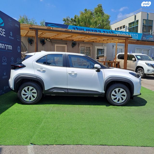 טויוטה יאריס קרוס