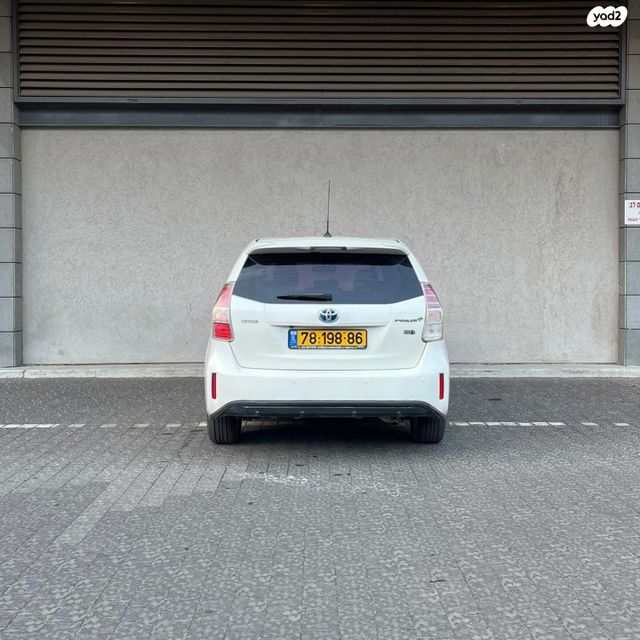 טויוטה פריוס פלוס