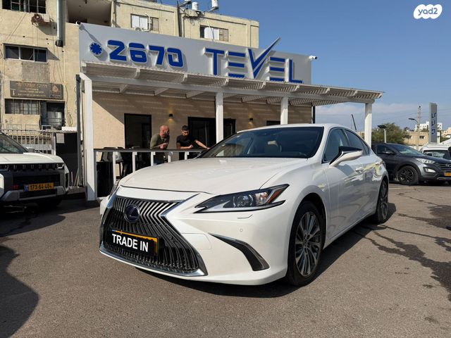 מודעת רכב לקסוס ES 2