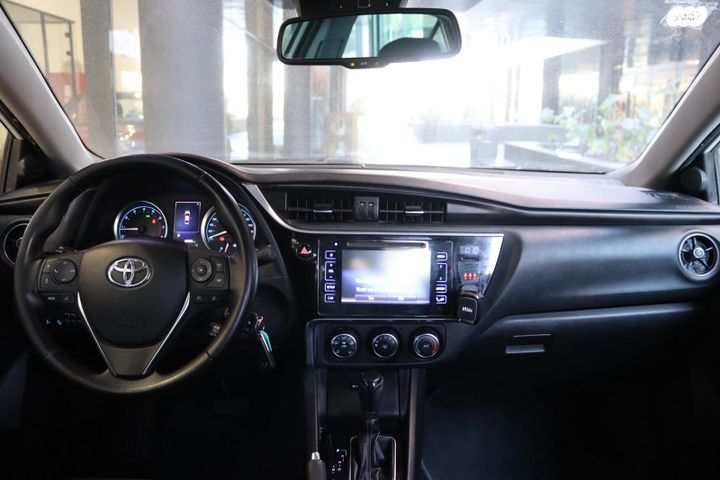 טויוטה קורולה