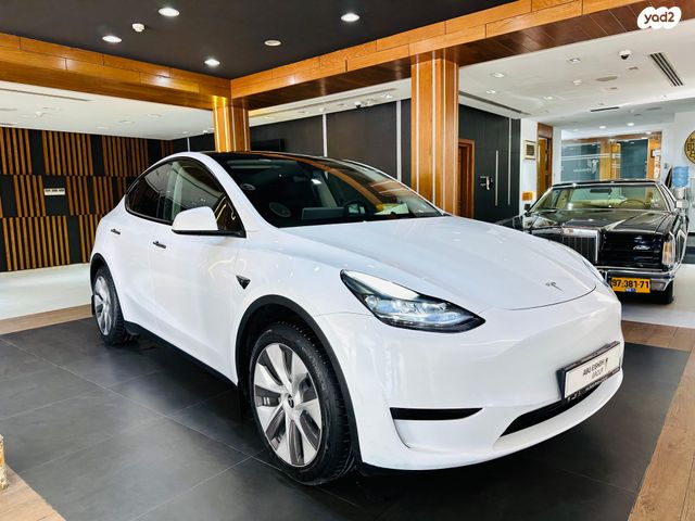 מודעת רכב טסלה מודל Y