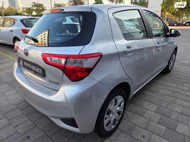 טויוטה יאריס