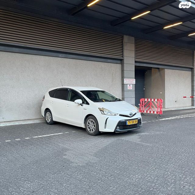 טויוטה פריוס פלוס