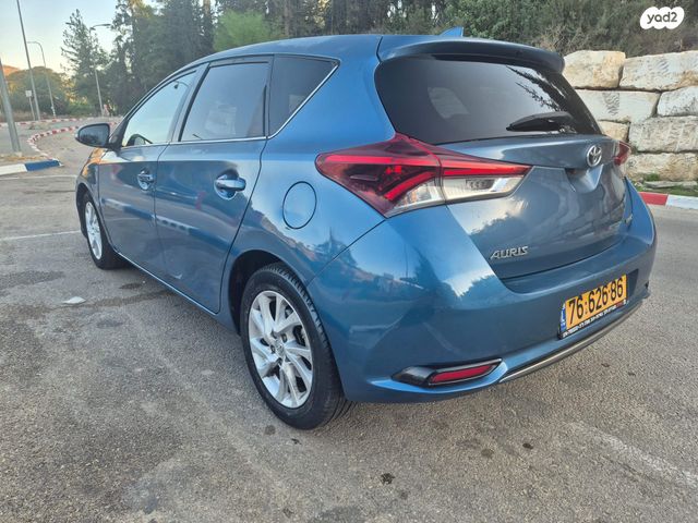 טויוטה אוריס