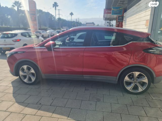 מודעת רכב ג׳ילי Geometry C