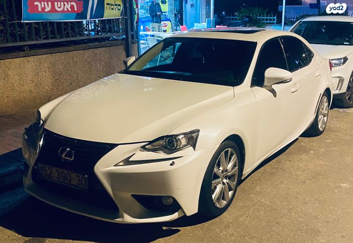 מודעת רכב לקסוס IS