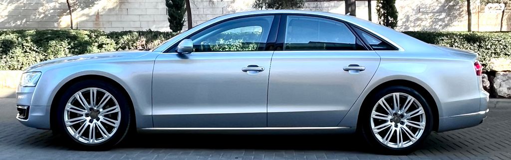 אאודי A8