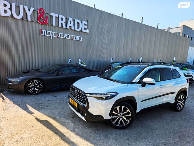 מודעת רכב טויוטה קורולה קרוס