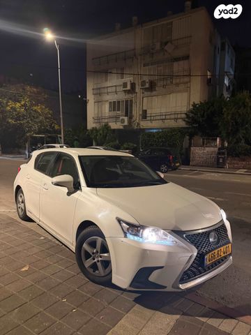 מודעת רכב לקסוס CT