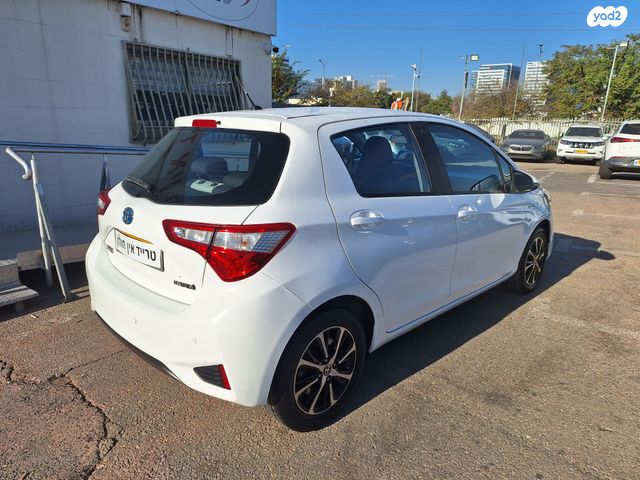 טויוטה יאריס